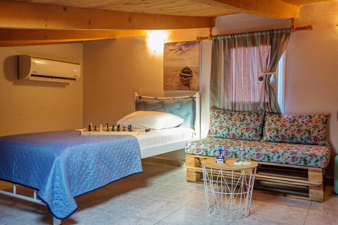Holiday House Ioanna 2 - Loft Néa Péramos Buitenkant foto